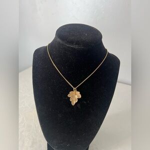 Vintage Gold Tone  Leaf Rhinestone Pendant Choker Necklace by Avon